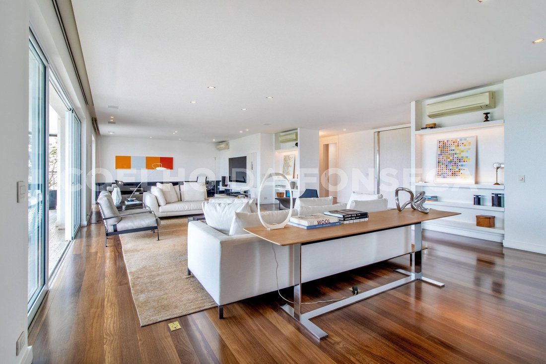 Condo in São Paulo, State of São Paulo, Brazil 4 - 17638822
