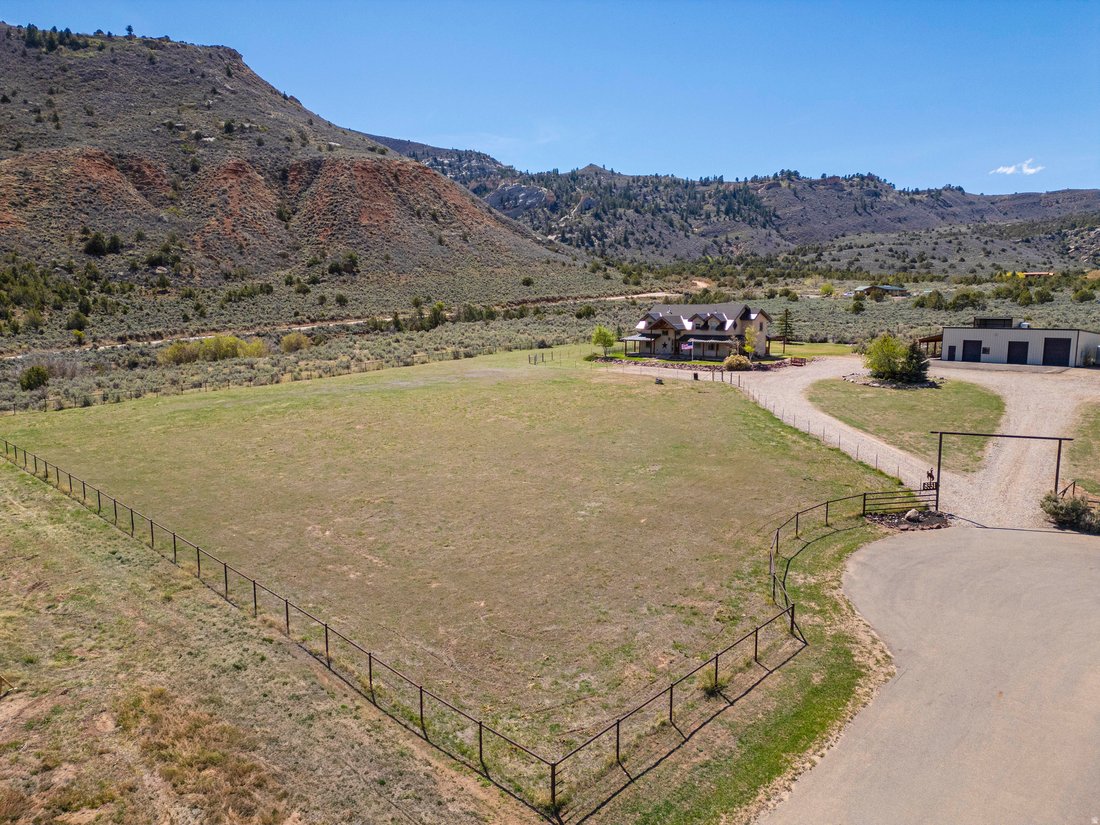 House in Vernal, Utah, United States 3 - 17631144