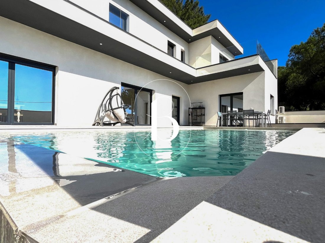 House in Centre Ville, Bagnols-sur-Ceze, France 3 - 17629152