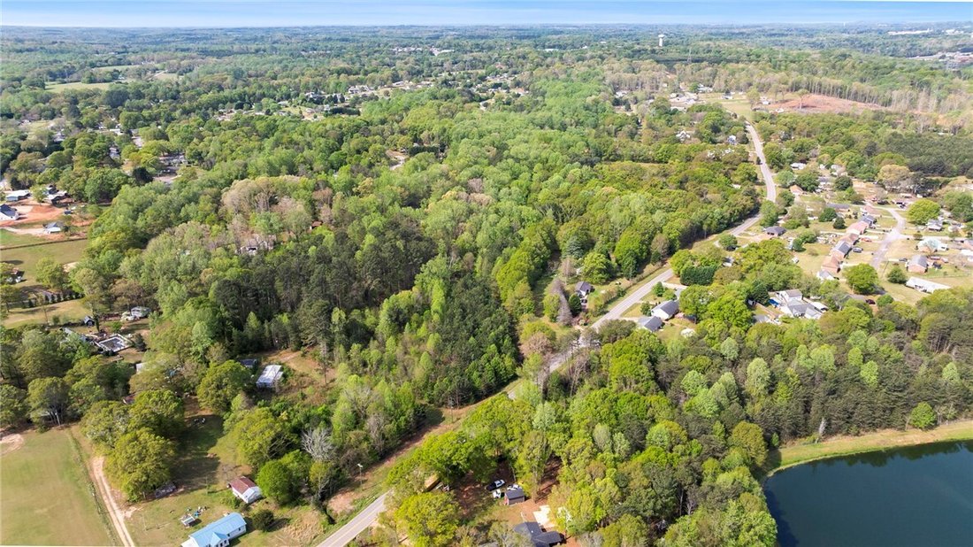 Farm Ranch in Easley, South Carolina, United States 3 - 17632056