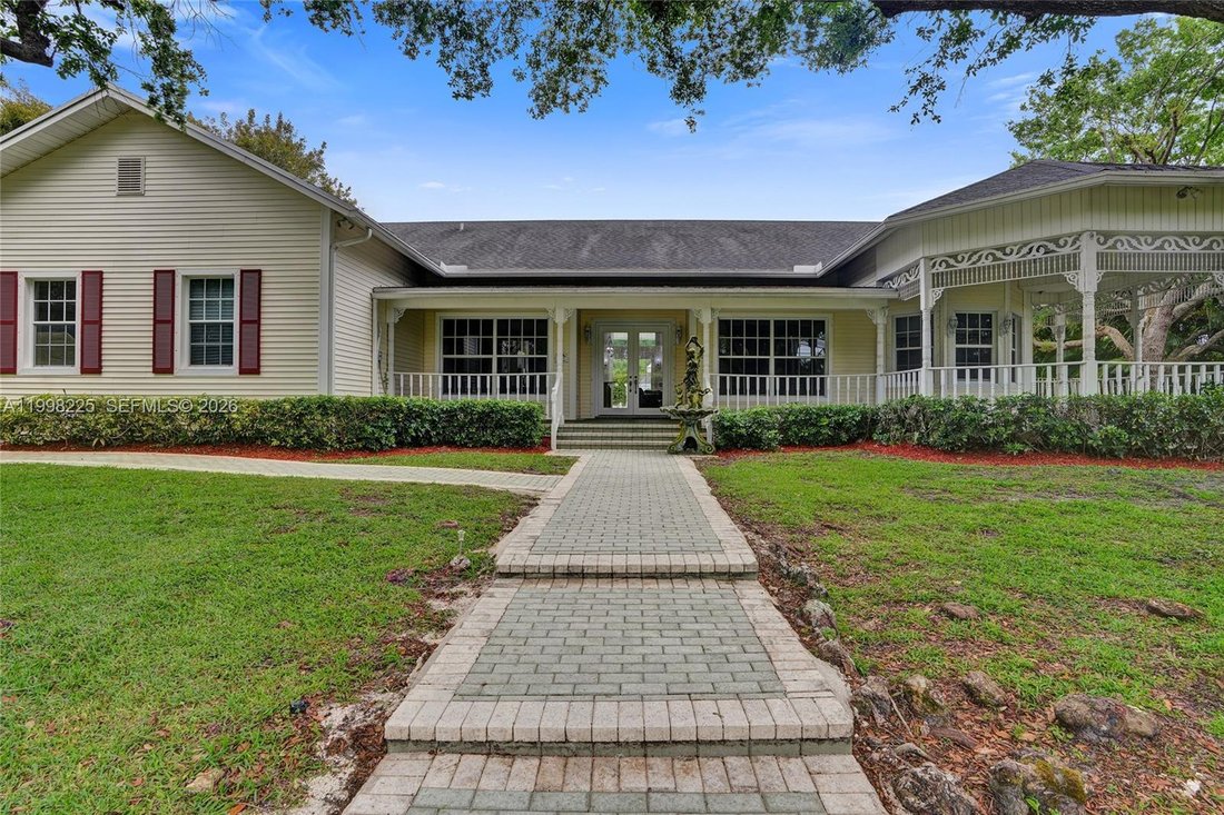House in Davie, Florida, United States 3 - 17631044