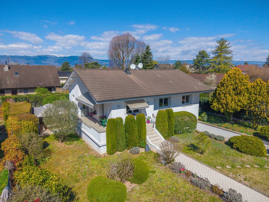 House in Chens-sur-Léman, Auvergne-Rhône-Alpes, France 1 - 17633718