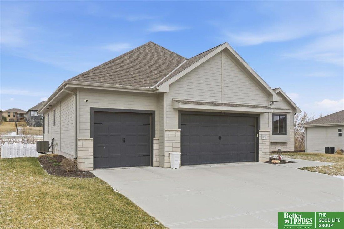 House in Papillion, Nebraska, United States 4 - 17629574