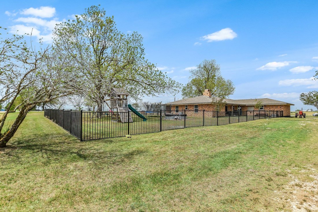 House in Elgin, Texas, United States 4 - 17631821