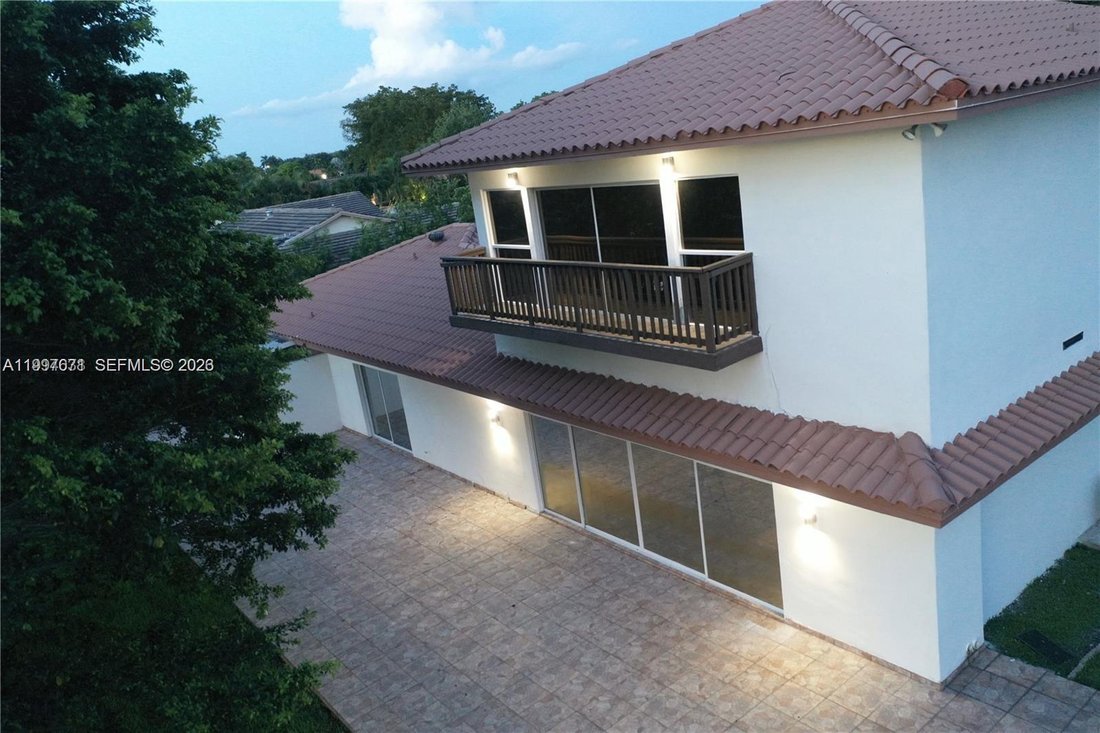 House in Hialeah, Florida, United States 2 - 17631038
