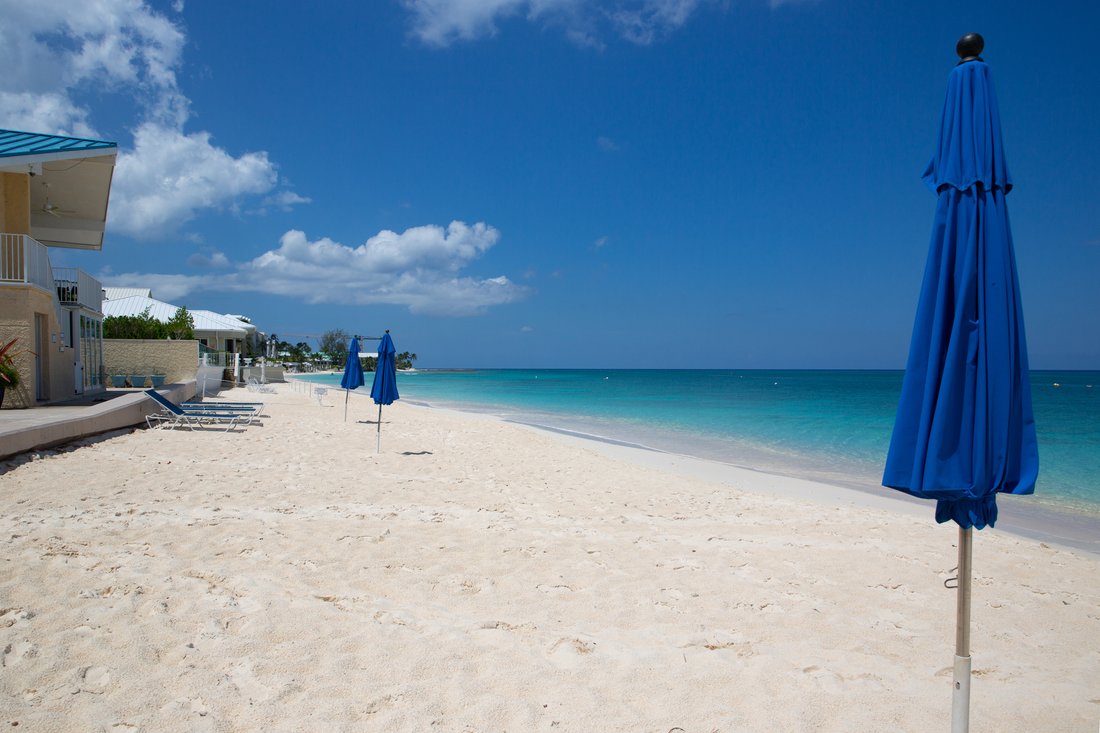 Condo in Grand Cayman, Cayman Islands 3 - 16031305