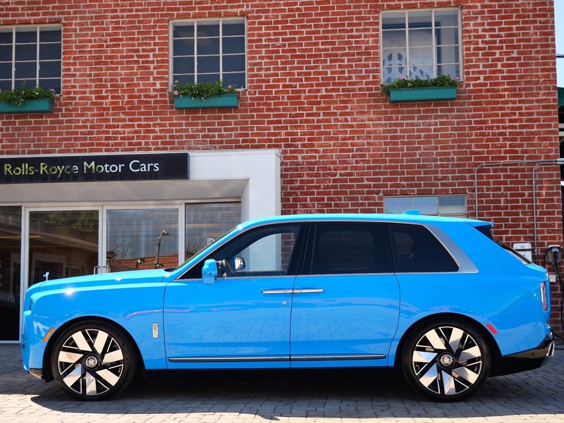 Suv in Beverly Hills, CA, United States 3 - 17633682