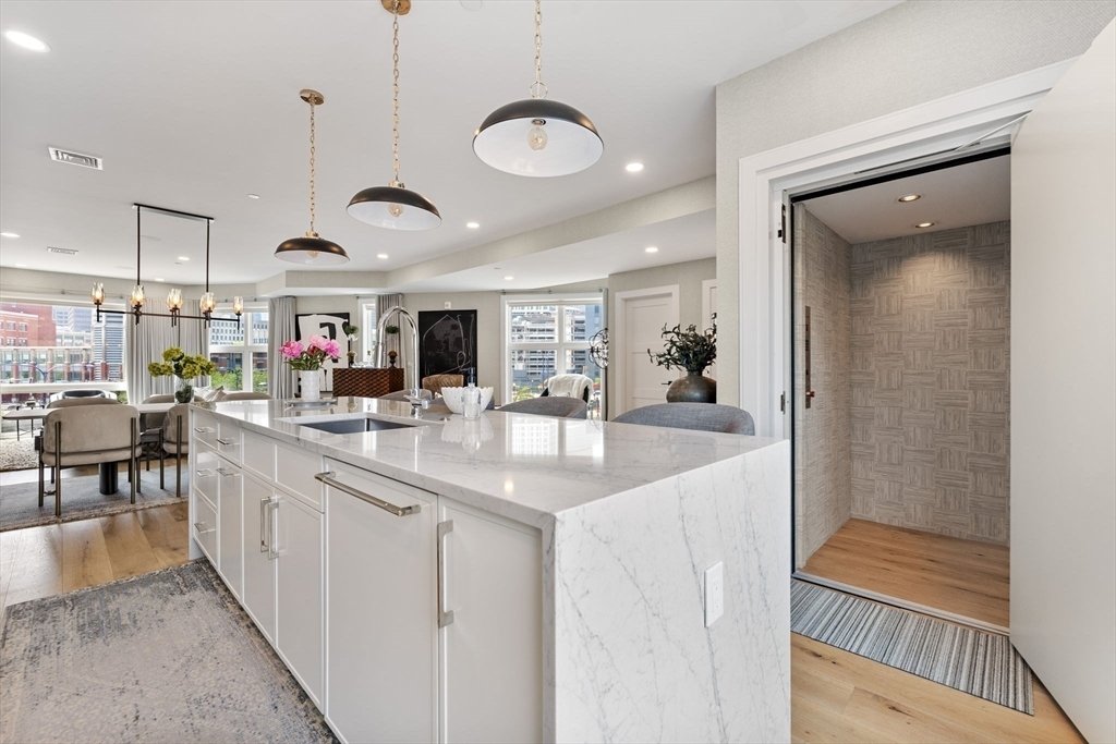 Condo in Boston, Massachusetts, United States 2 - 17628681