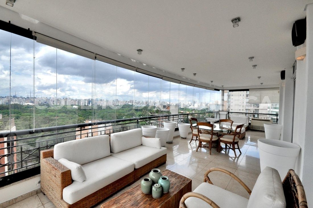 Condo in São Paulo, State of São Paulo, Brazil 1 - 15646113