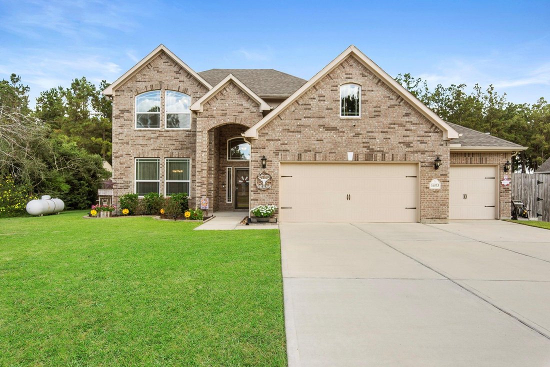 House in Conroe, Texas, United States 2 - 17632691