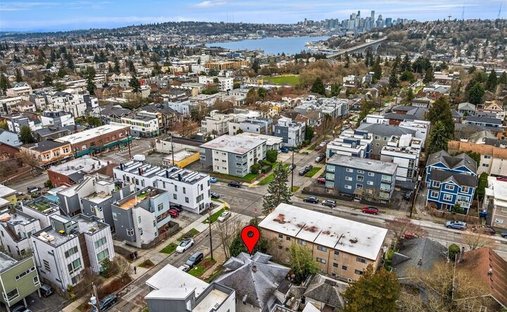 Land in Seattle, Washington, United States 1