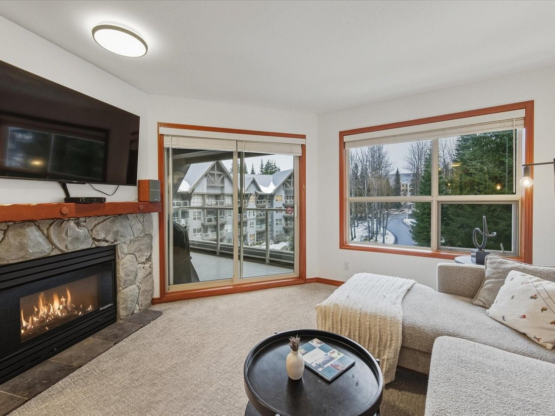 Condo in Whistler, British Columbia, Canada 2 - 17635634