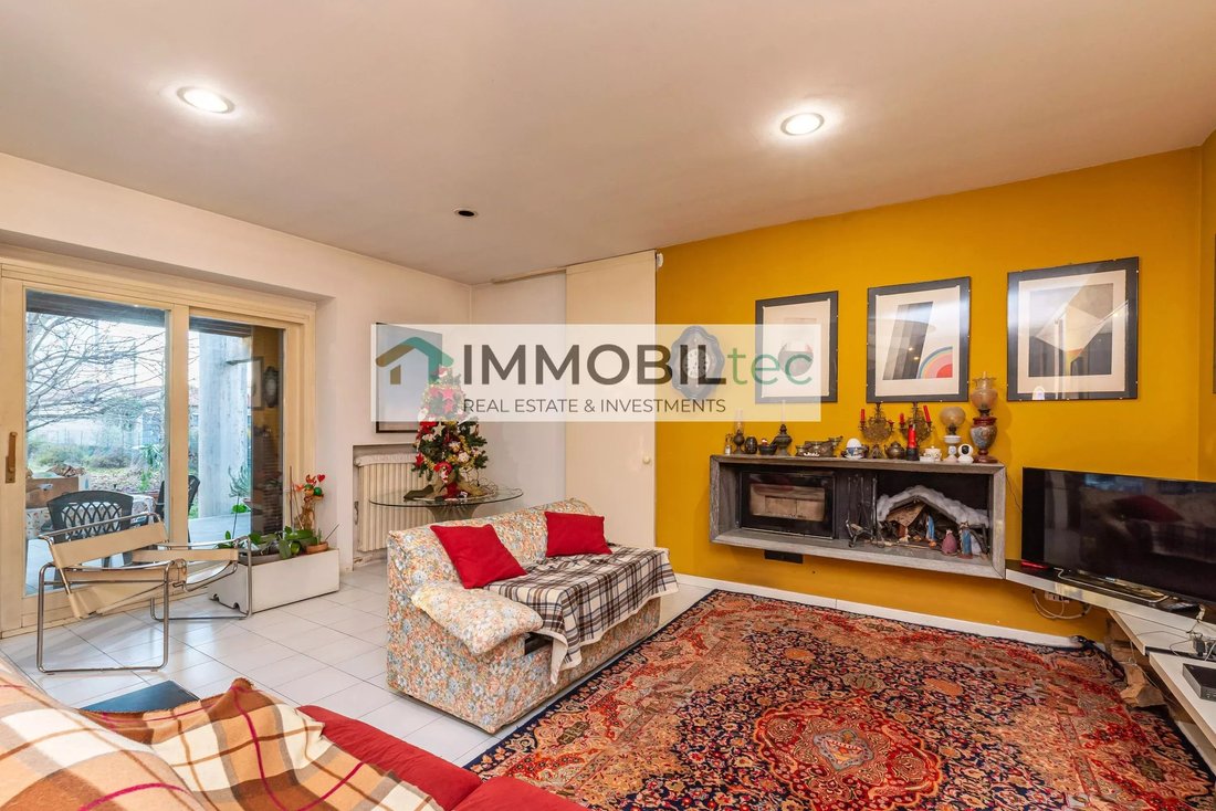 Villa in Saronno, Lombardy, Italy 5 - 17629859