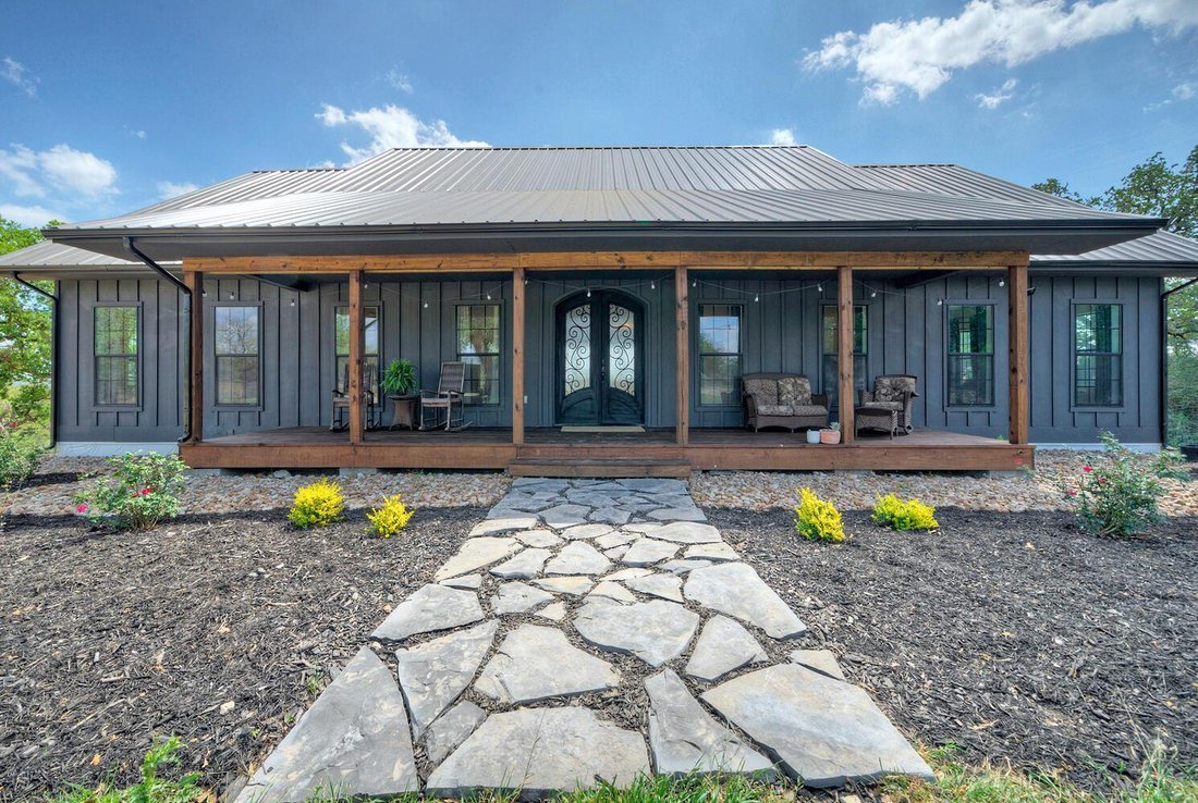House in Elgin, Texas, United States 2 - 17627964