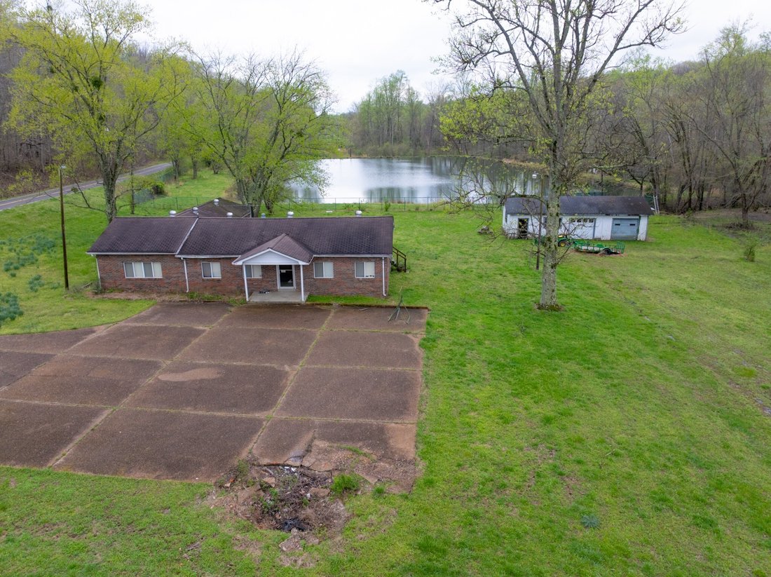 House in Waverly, Tennessee, United States 4 - 17631450