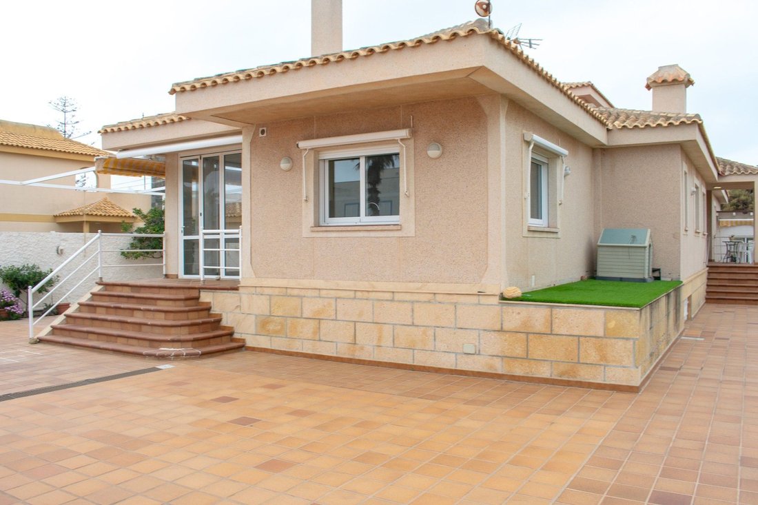 Villa in La Manga del Mar Menor, San Javier, Región de Murcia 1 - 17639421
