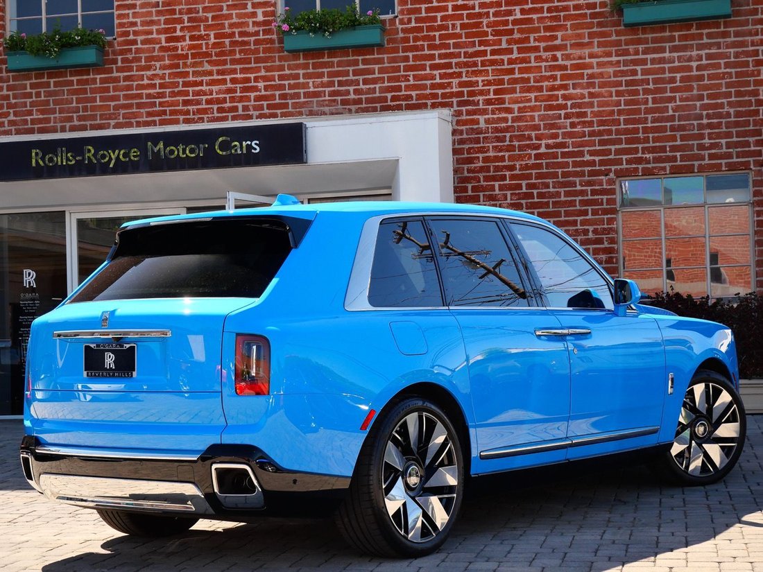 Suv in Beverly Hills, CA, United States 2 - 17633682
