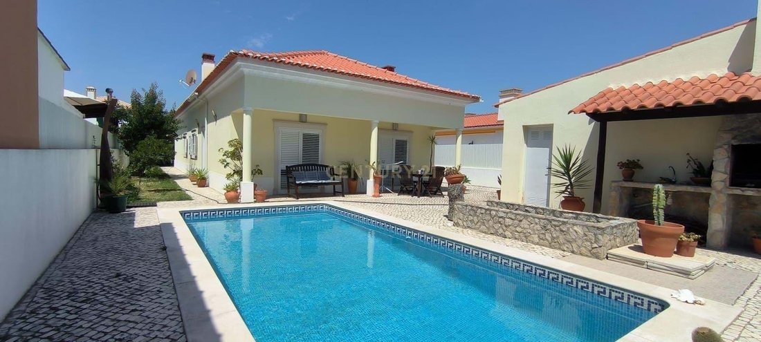 Villa in Azeitao (Sao Lourenco e Sao Simao), Setubal, Portugal 1 - 17632587