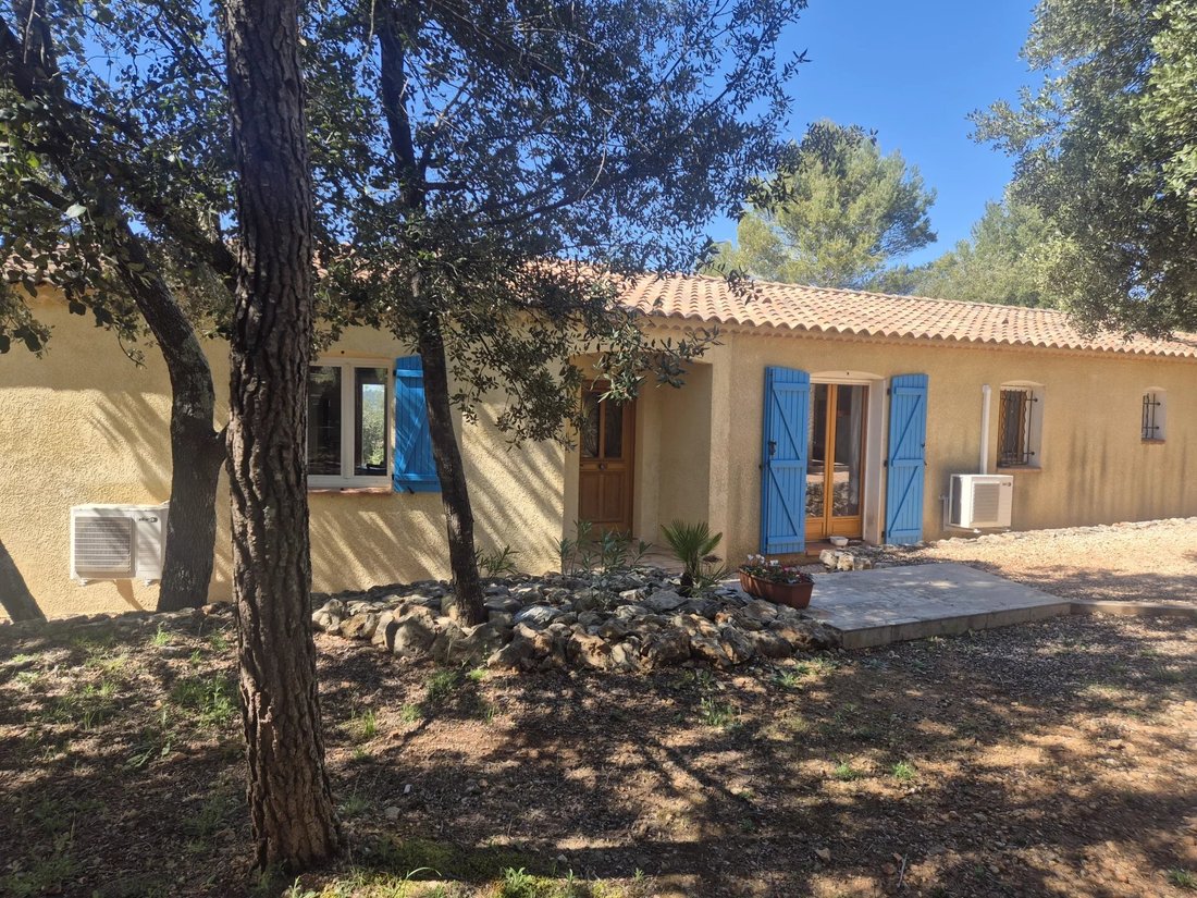 Villa in Tavernes, Provence-Alpes-Côte d'Azur, France 2 - 17629658
