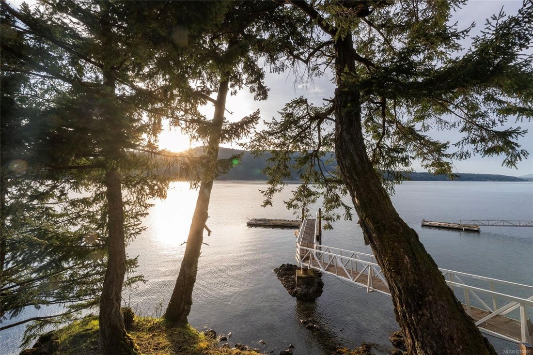 House in Victoria, British Columbia, Canada 4 - 17633153