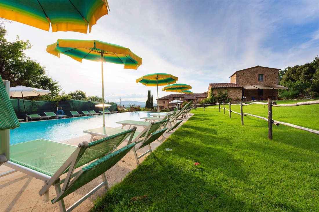 Country House in Colle di Val d'Elsa, Tuscany, Italy 1 - 17633737
