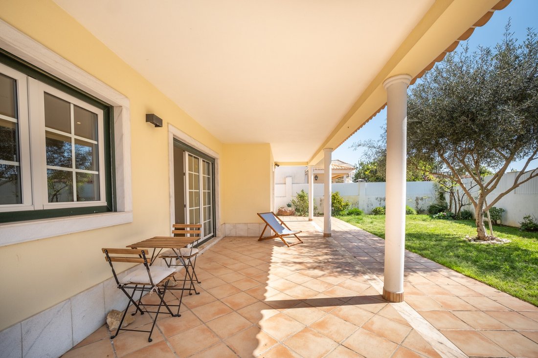 House in Carcavelos e Parede, Lisbon, Portugal 2 - 17630046