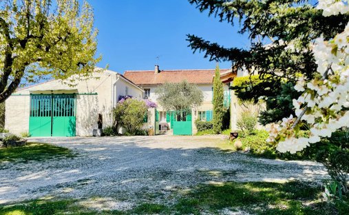 Estate in Saint-Romain-en-Viennois, Provence-Alpes-Côte d'Azur, France 1