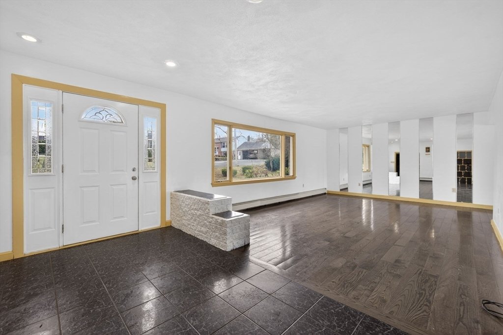 Framingham, Massachusetts, United States 3 - 17630421