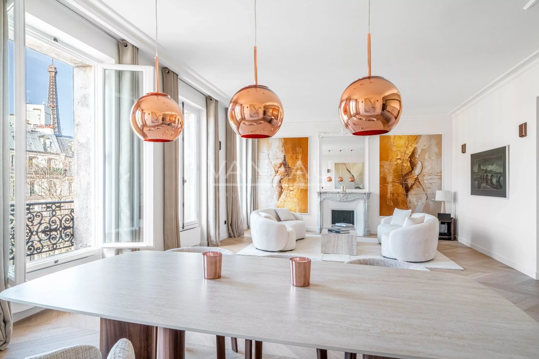 Apartment in Gros Caillou, Paris 7e Arrondissement, Paris 1 - 17633786
