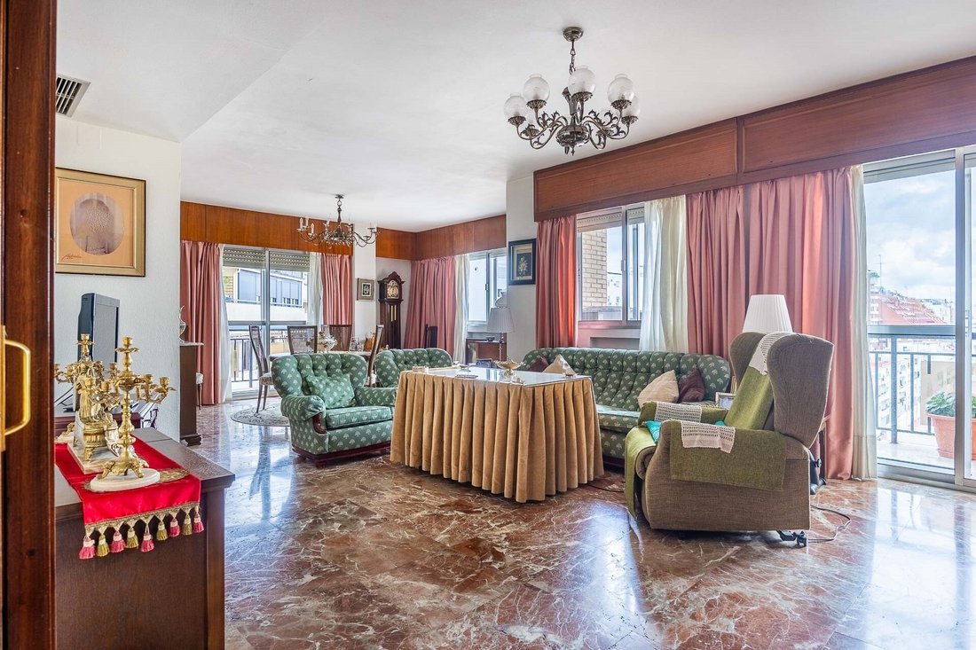 Apartment in Los Remedios, Seville, Spain 5 - 17630077