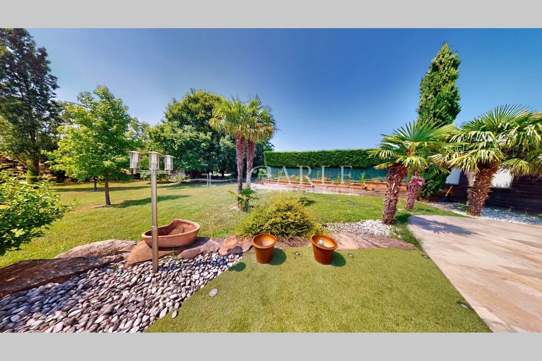 Villa en Genas, Auvernia-Ródano-Alpes, Francia 2 - 15070498