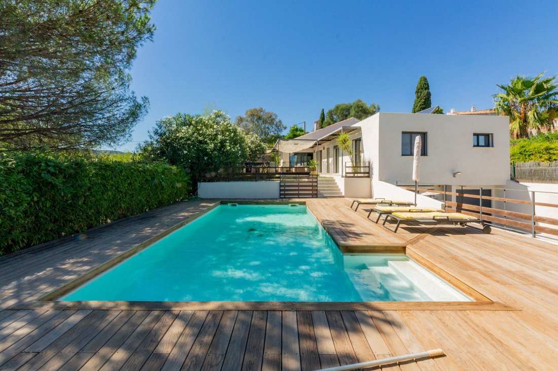 Villa in Centre Ville, Cogolin, France 3 - 16172724