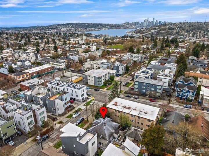 House in Seattle, Washington, United States 2 - 17642827