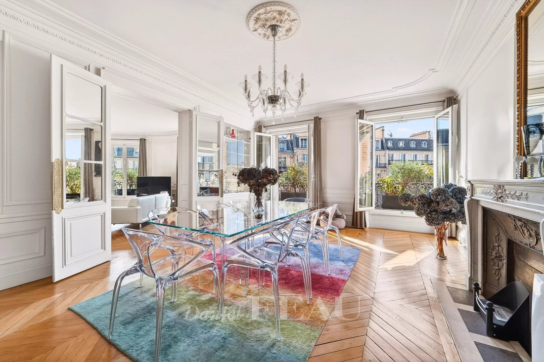 Apartment in Mairie, Paris 8e Arrondissement, Paris 5 - 17629701