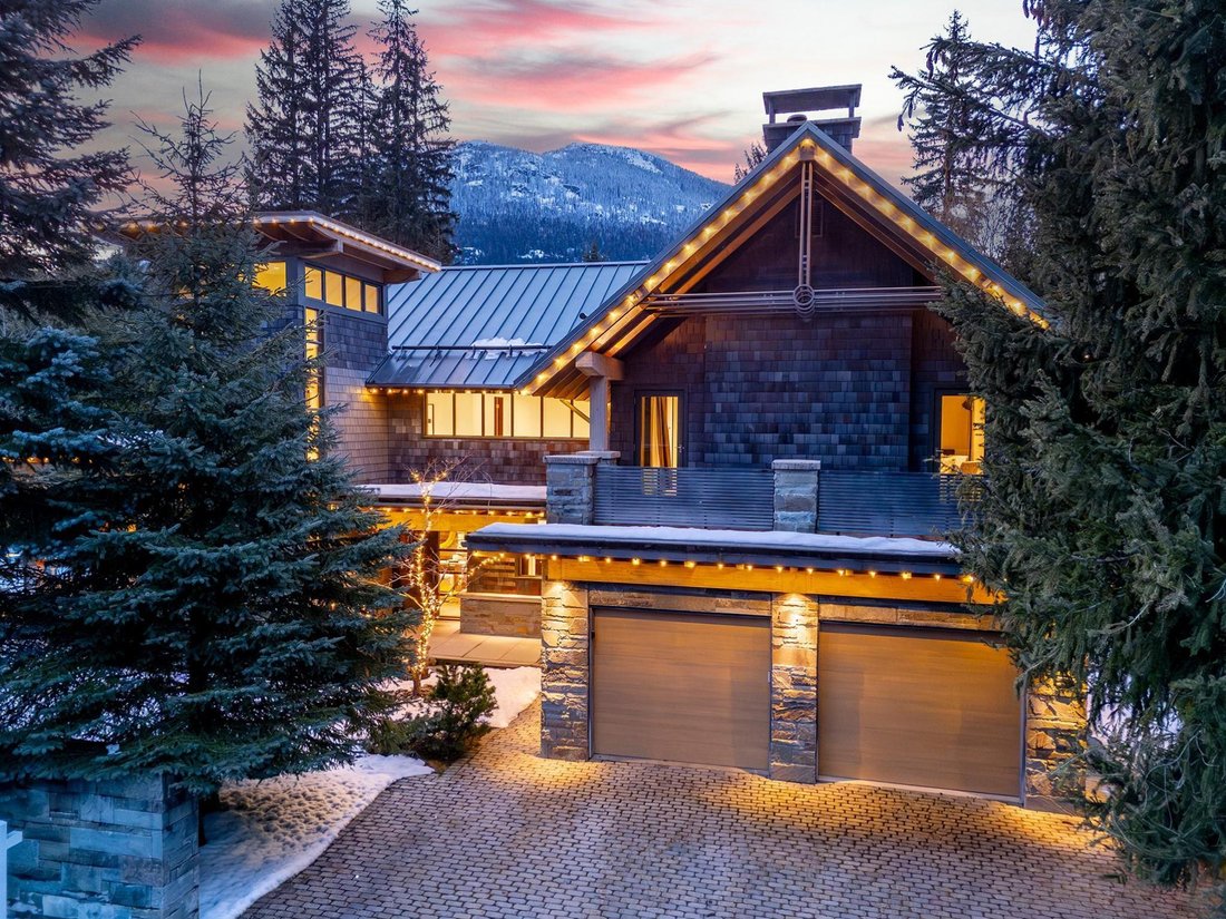 House in Whistler, British Columbia, Canada 1 - 17636057