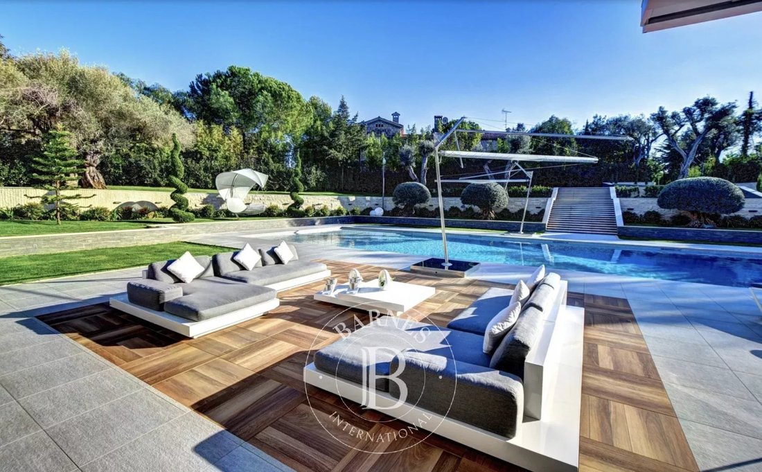 Villa in Antibes, Provence-Alpes-Côte d'Azur, France 2 - 17629059