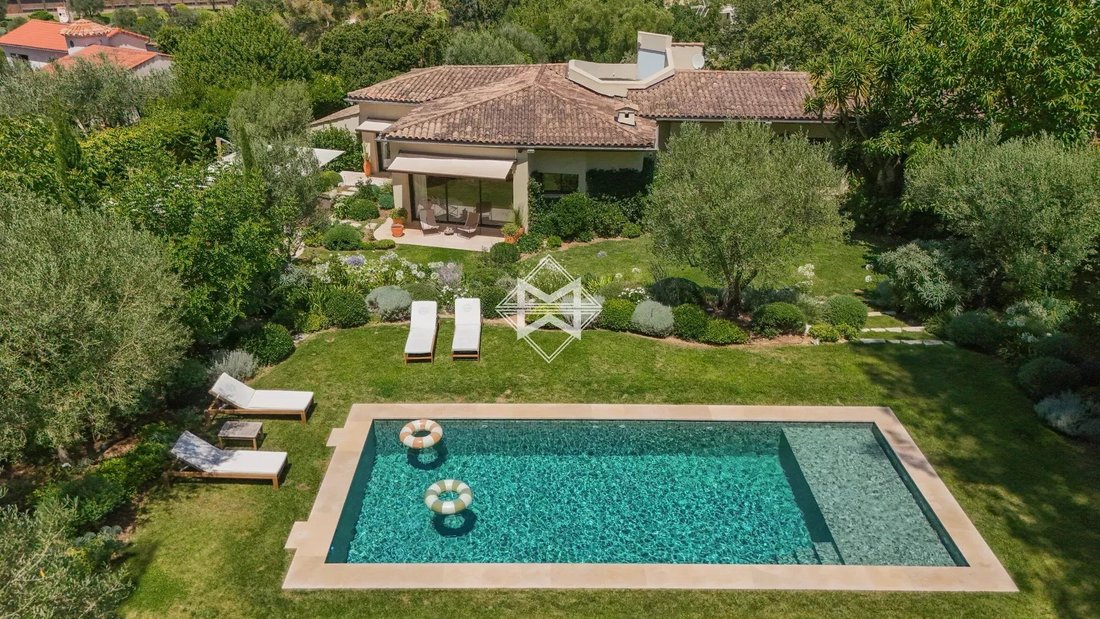 Villa in Le Cannet, Provence-Alpes-Côte d'Azur, France 1 - 17629774