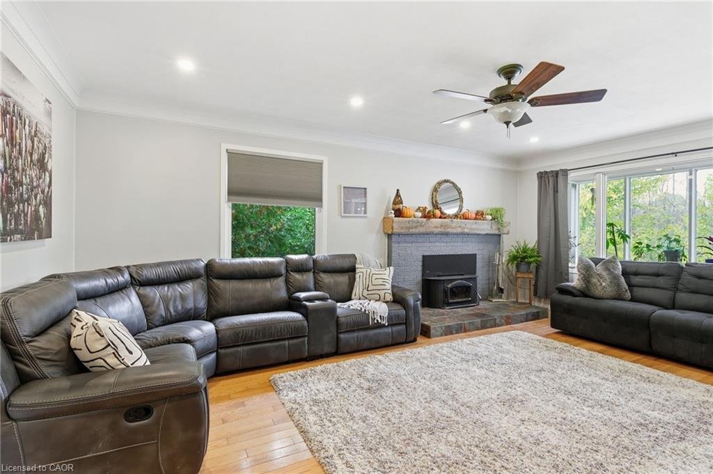 House in Hamilton, Ontario, Canada 5 - 17628635