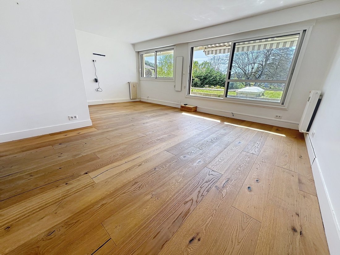 Apartment in Les Bures, Garches, France 2 - 17561766