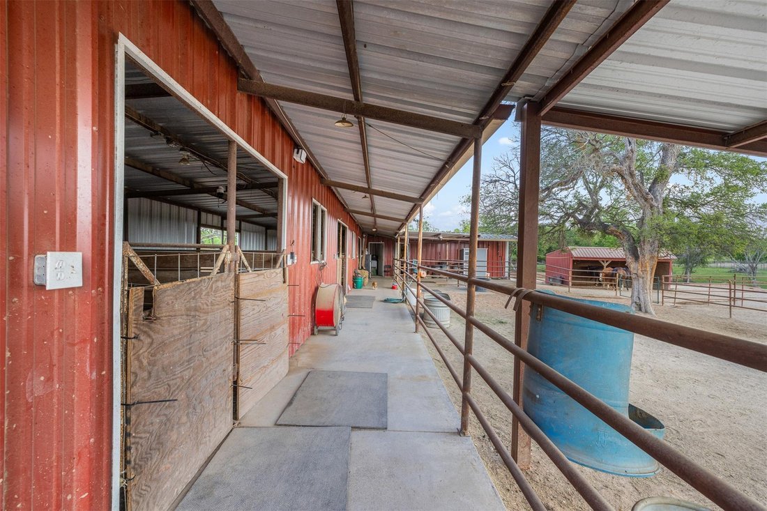 House in Waco, Texas, United States 5 - 17632629