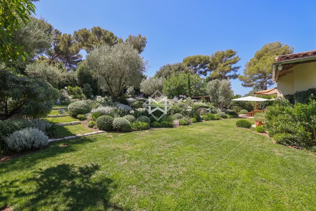 Villa in Le Cannet, Provence-Alpes-Côte d'Azur, France 5 - 17629774