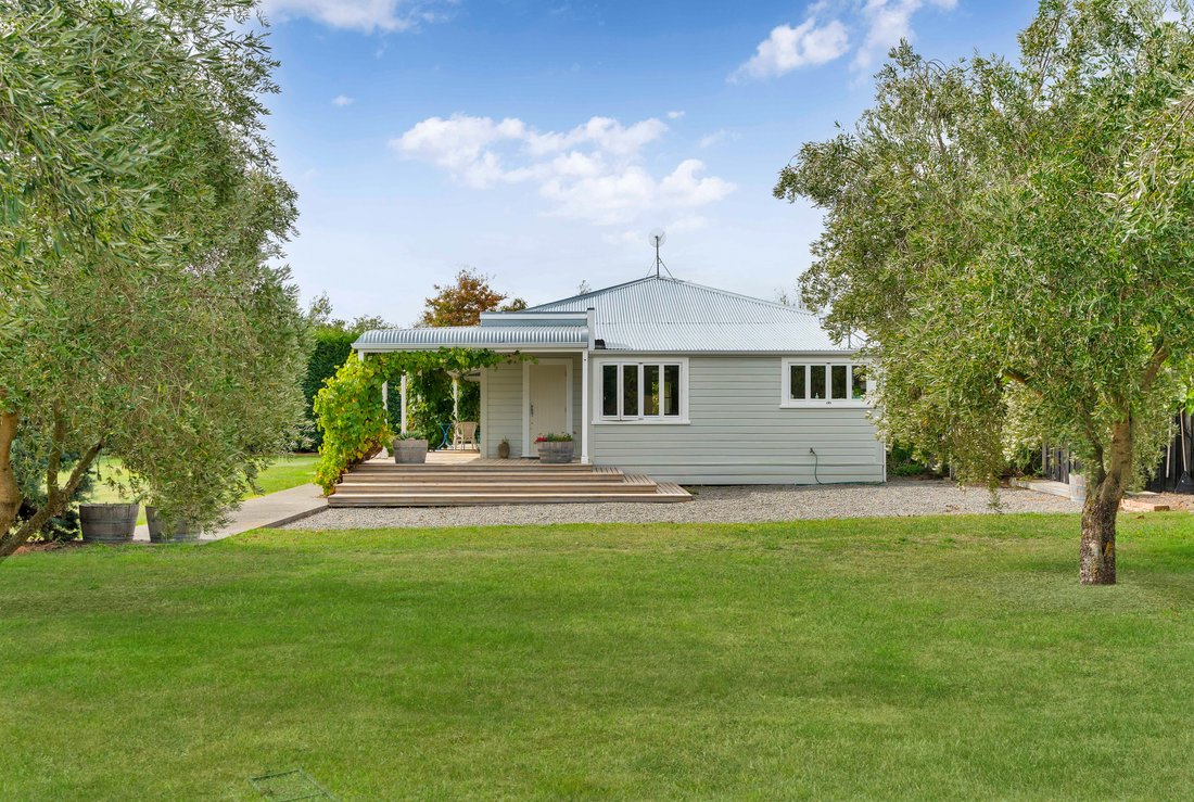 House in Dyerville, Wellington, New Zealand 3 - 17630675