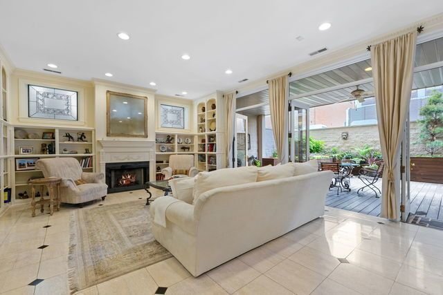 House in Chicago, Illinois, United States 3 - 15492526