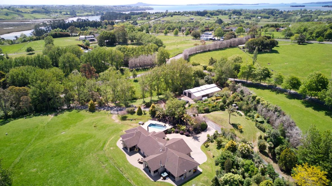House in Whitford, Auckland, New Zealand 1 - 14222838