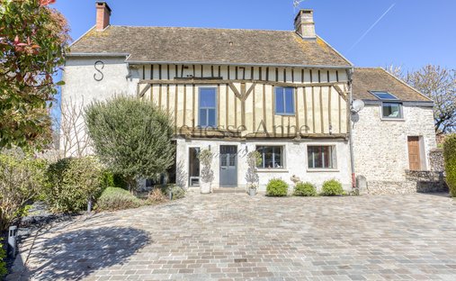 House in Septeuil, Ile-de-France, France 1
