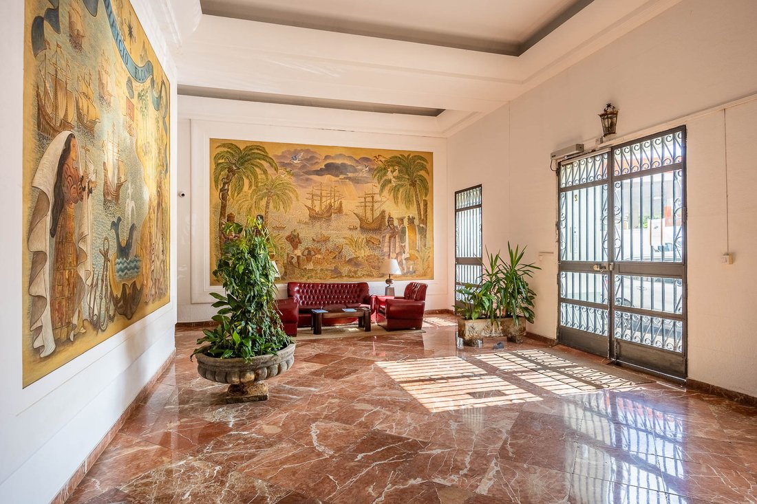Apartment in Distrito Bellavista-La Palmera, Seville, Spain 4 - 17633526