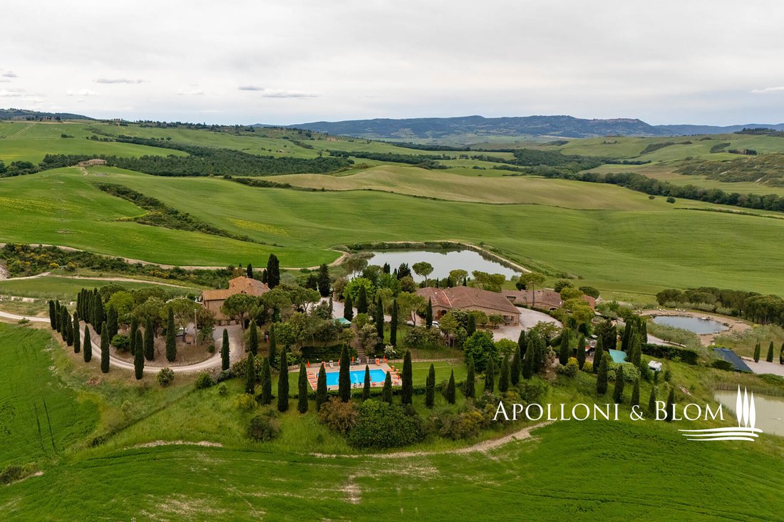 Villa in San Quirico d'Orcia, Tuscany, Italy 3 - 17629598