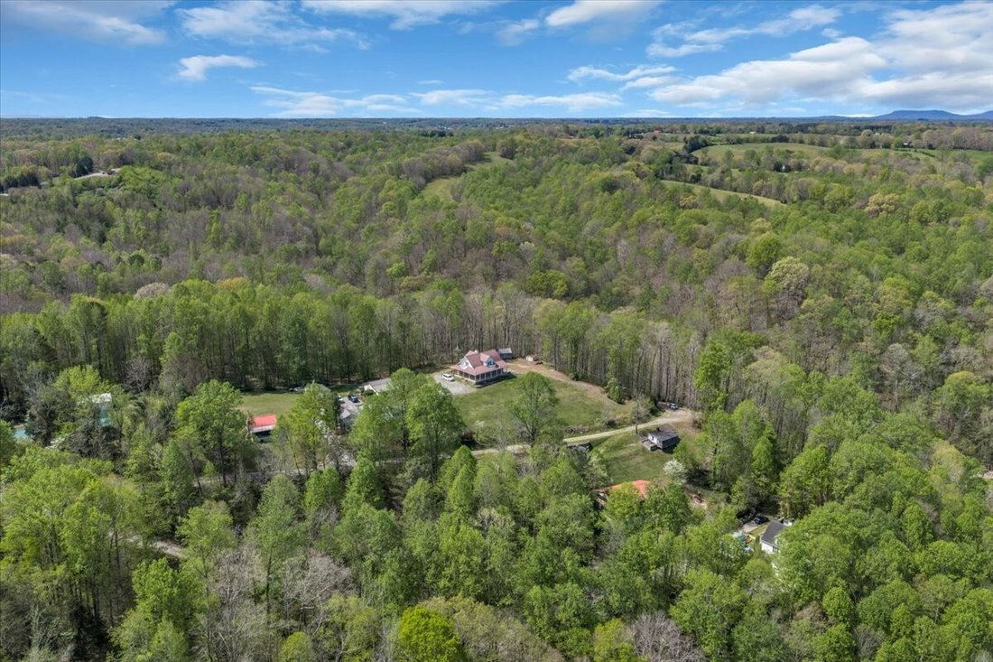 House in Smithville, Tennessee, United States 4 - 17631463