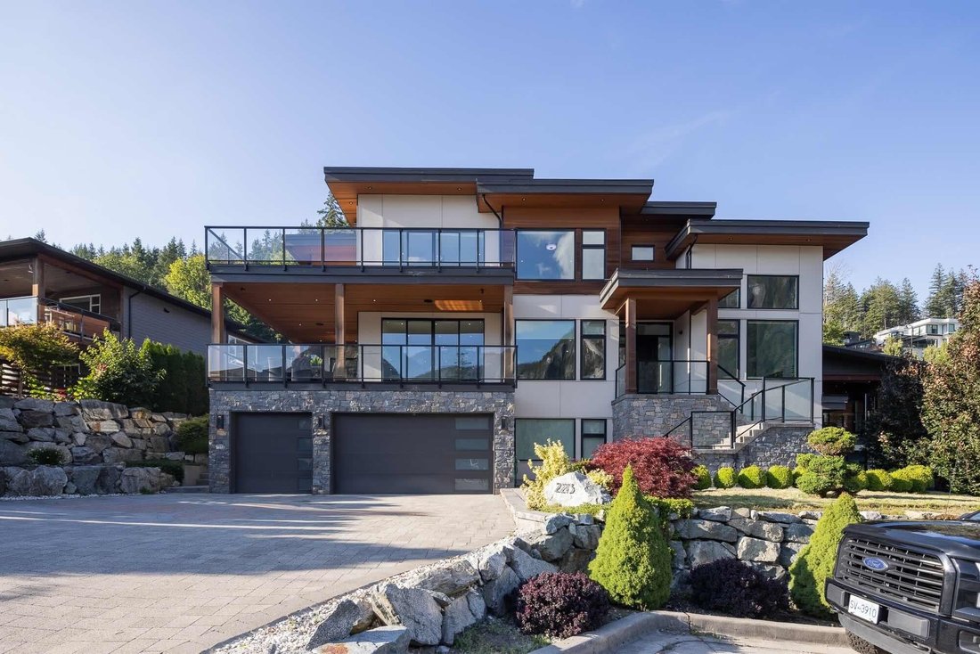House in Squamish, British Columbia, Canada 1 - 17633027