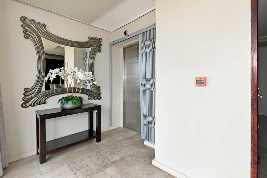 Apartment in Table View, Cape Town, South Africa 1 - 17628176